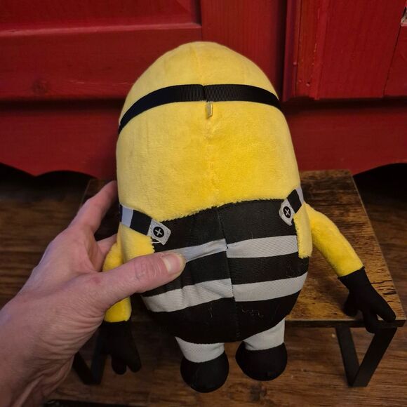 Despicable Me 3 Deluxe Talking Jail Time Tom Minion 9" Plush Walmart Exclusive - Picture 2 of 2